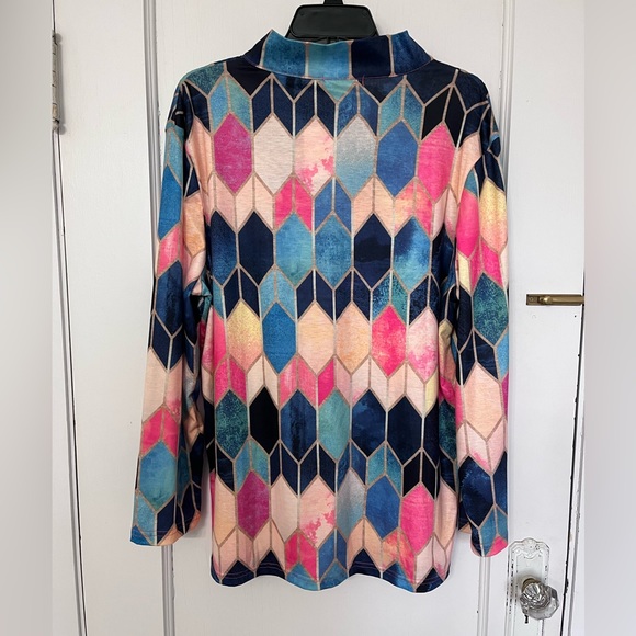 Soft tunic in stained glass pattern by Neezeelee, XL - Picture 2 of 12